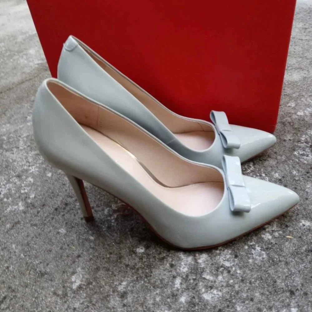 New with Box COACH Hallie Light Blue Patent Leather Heels Size 37/6.5